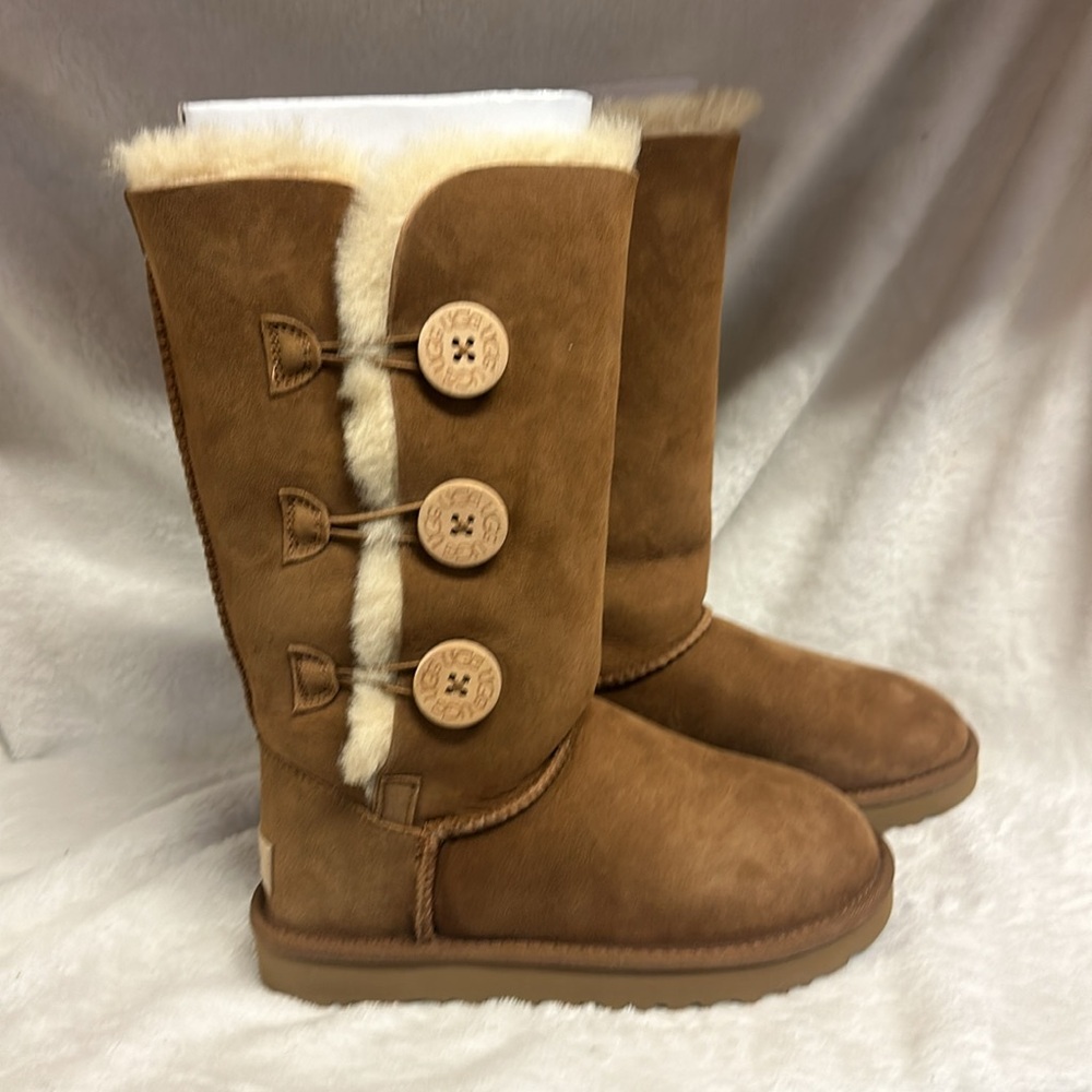 Ugg Bailey Button Triplett - Picture 8 of 13